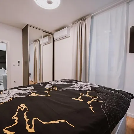 Old Square 아파트 *