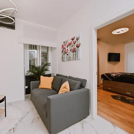 Old Square Apartman *