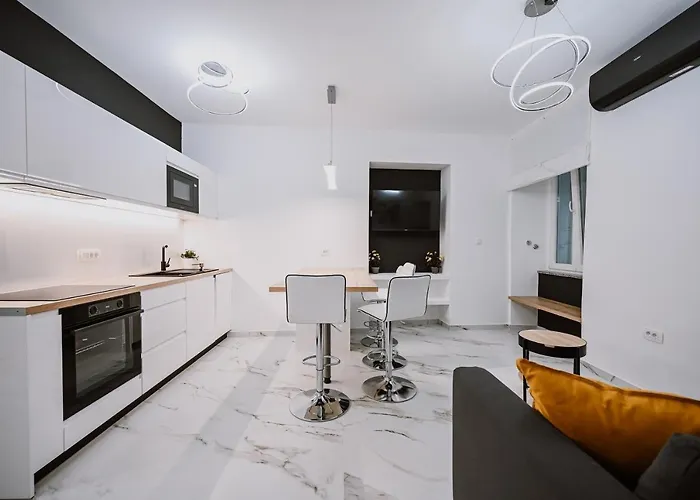 아파트 Old Square