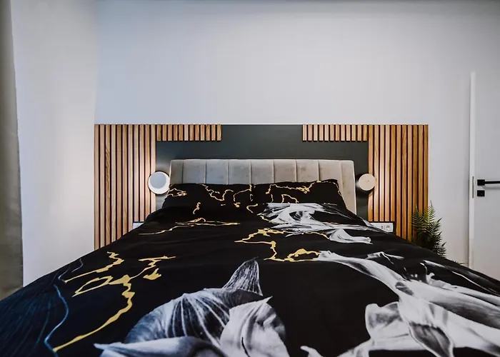 Old Square * 리예카