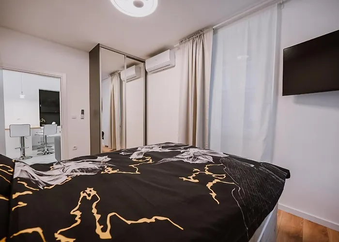 Old Square 아파트 *