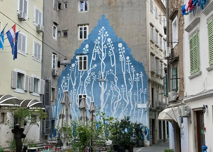 Old Square 아파트